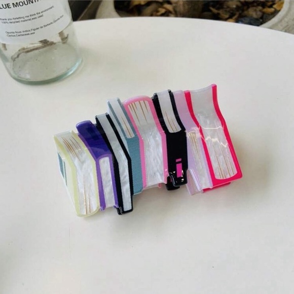 2/$30🌵 Book Stack Claw Clip Library Reading Teacher Hair Accessory Acrylic NEW - Picture 6 of 12